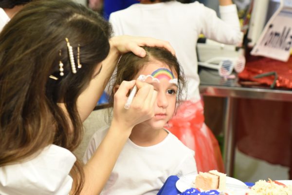 girl-face-painting